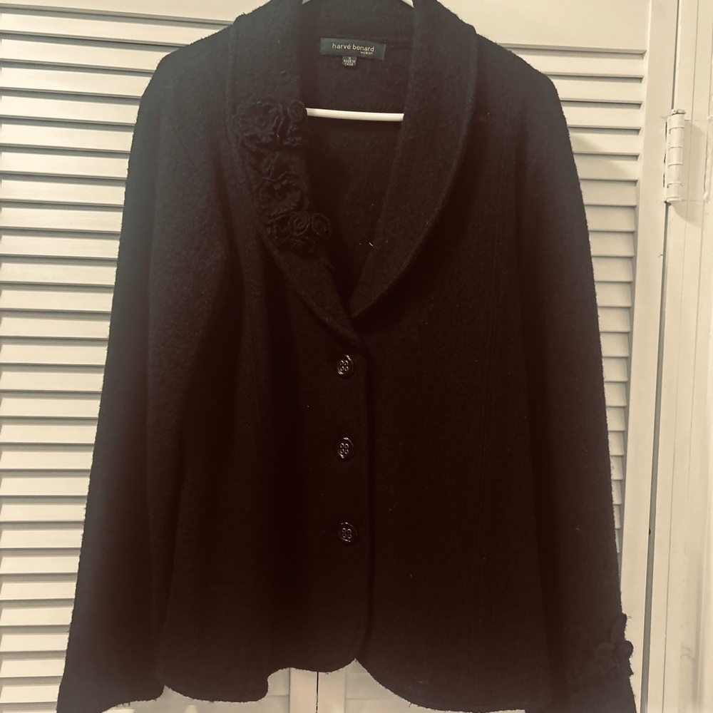 I X black wool Harve Bernard coat. Button front